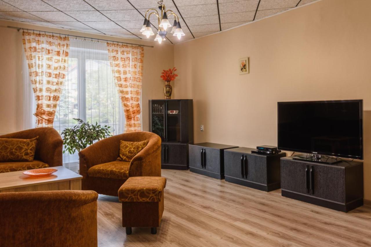 Apartman Elegant 2 Bešeňová Екстериор снимка