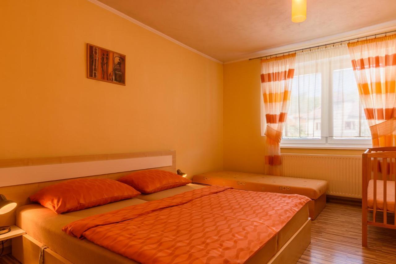 Apartman Elegant 2 Bešeňová Екстериор снимка